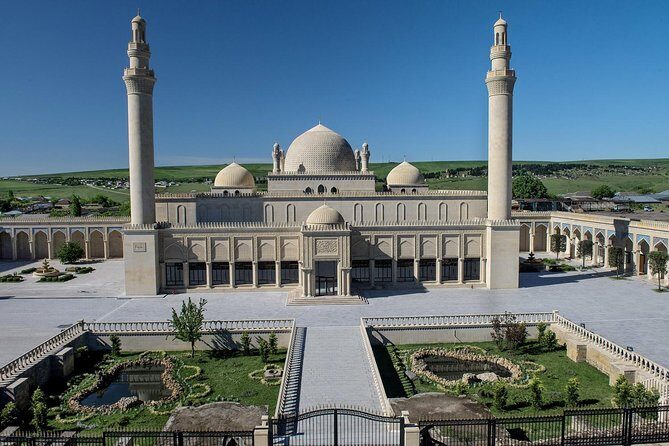 Shamakhi & Lahij Tour - Stop 3: Diri Baba Mausoleum, built into the cliff