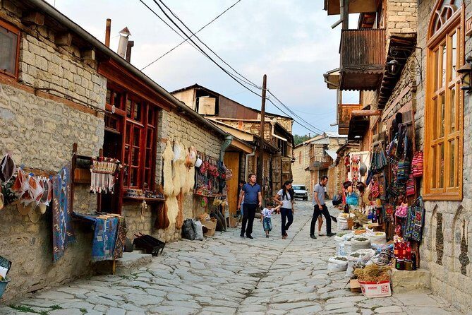 Shamakhi & Lahij Tour - The ride to Lahij: forests, serpentine roads, and Zernava views