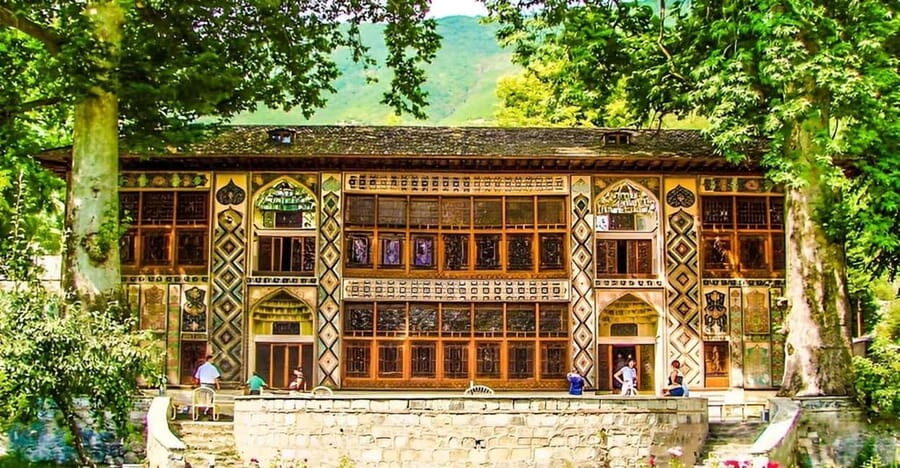 Sheki group Tour from Baku with guide - Sheki town in between: what you’re seeing when you wander