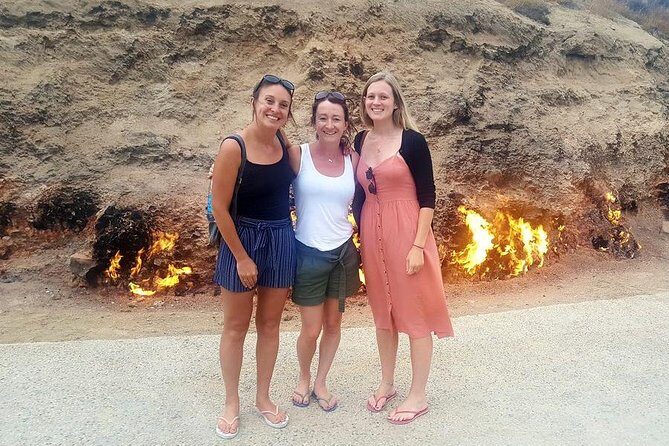 Small-Group Day Trip to Gobustan, Mud Volcanoes, Ateshgah & Yanar Dagh - Ateshgah Fire Temple and the lunch break that keeps you moving
