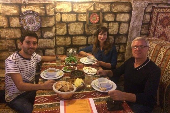Taste of Azerbaijan: Ultimate Cuisine Tour with Snacks and Dinner - Meeting at Icari Shahar and stepping into Icherisheher